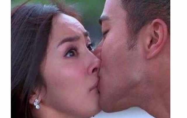 娱乐第一爆料吻戏,独家揭秘当红明星激情吻戏幕后花絮